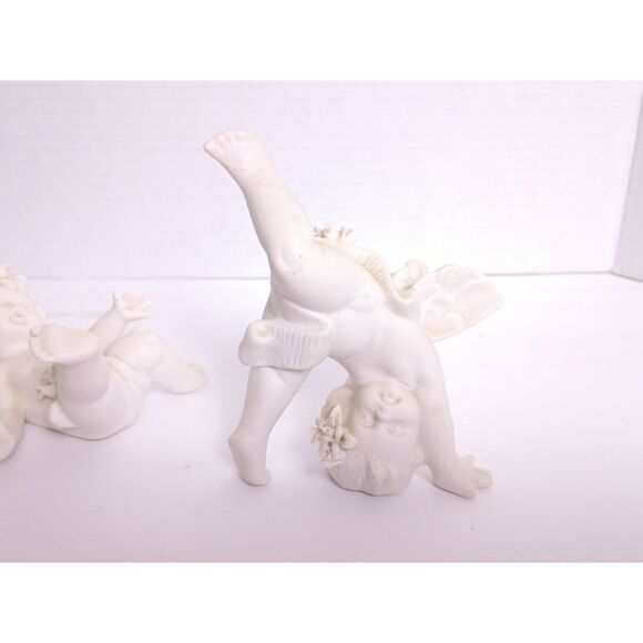 Set of 3 Vintage GANZ White Porcelain Cherubs at Play Figurines - Picture 8 of 14